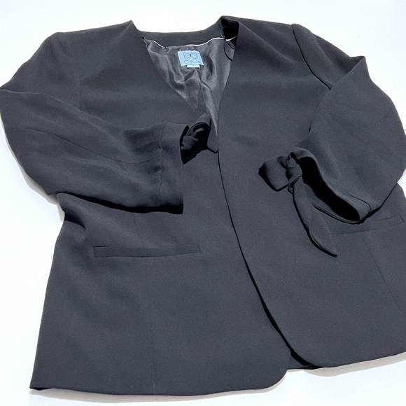 CeCe• Tie Sleeve Open Front Blazer Size 4 - Picture 11 of 12
